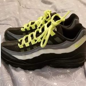 Boy's Nike Air Max